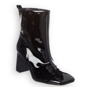 NIB Good American Black Patent Block Heel Booties!